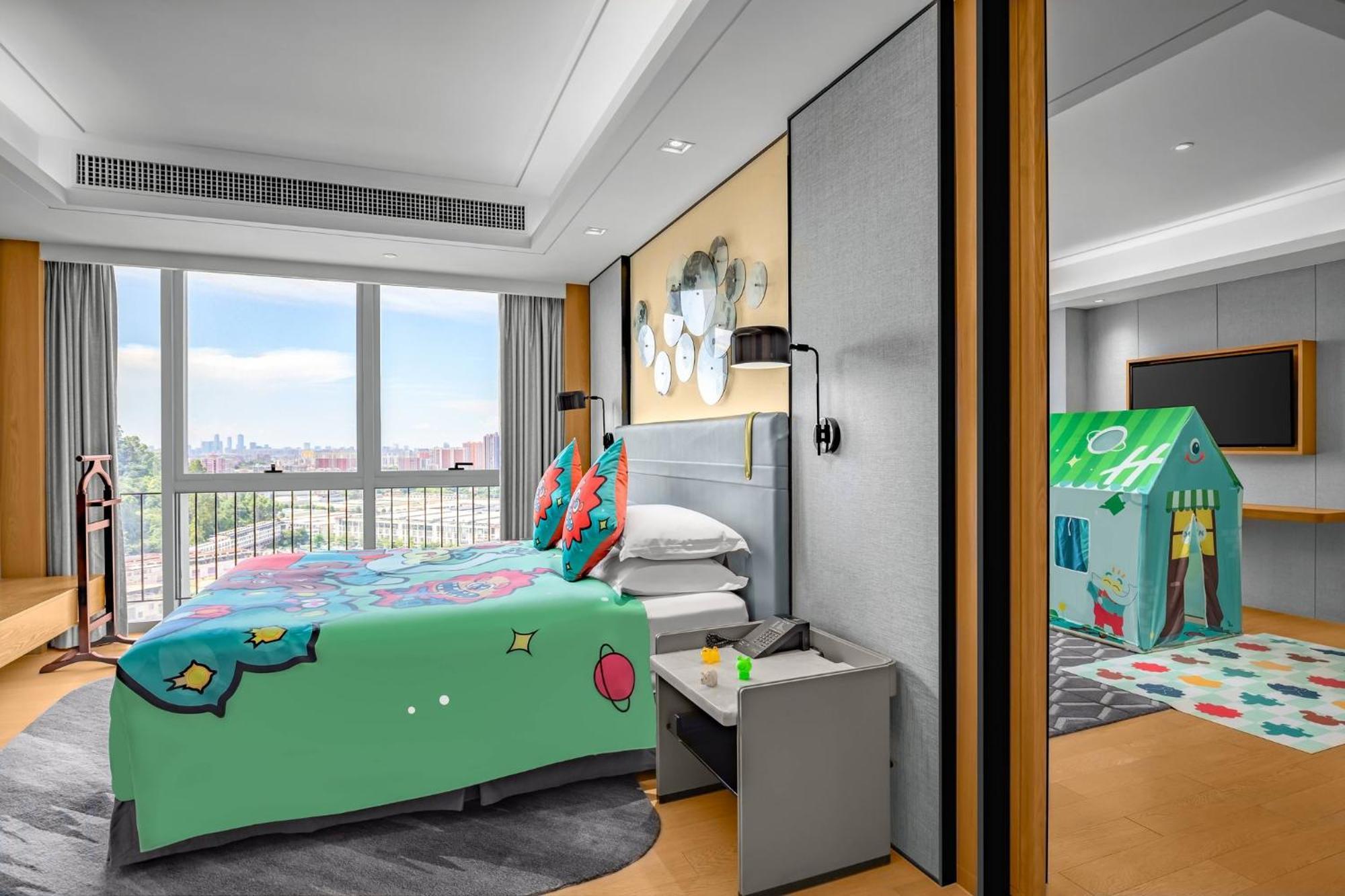 Holiday Inn Guangzhou South Lake Hotel - Ideal For Business & Leisure Extérieur photo