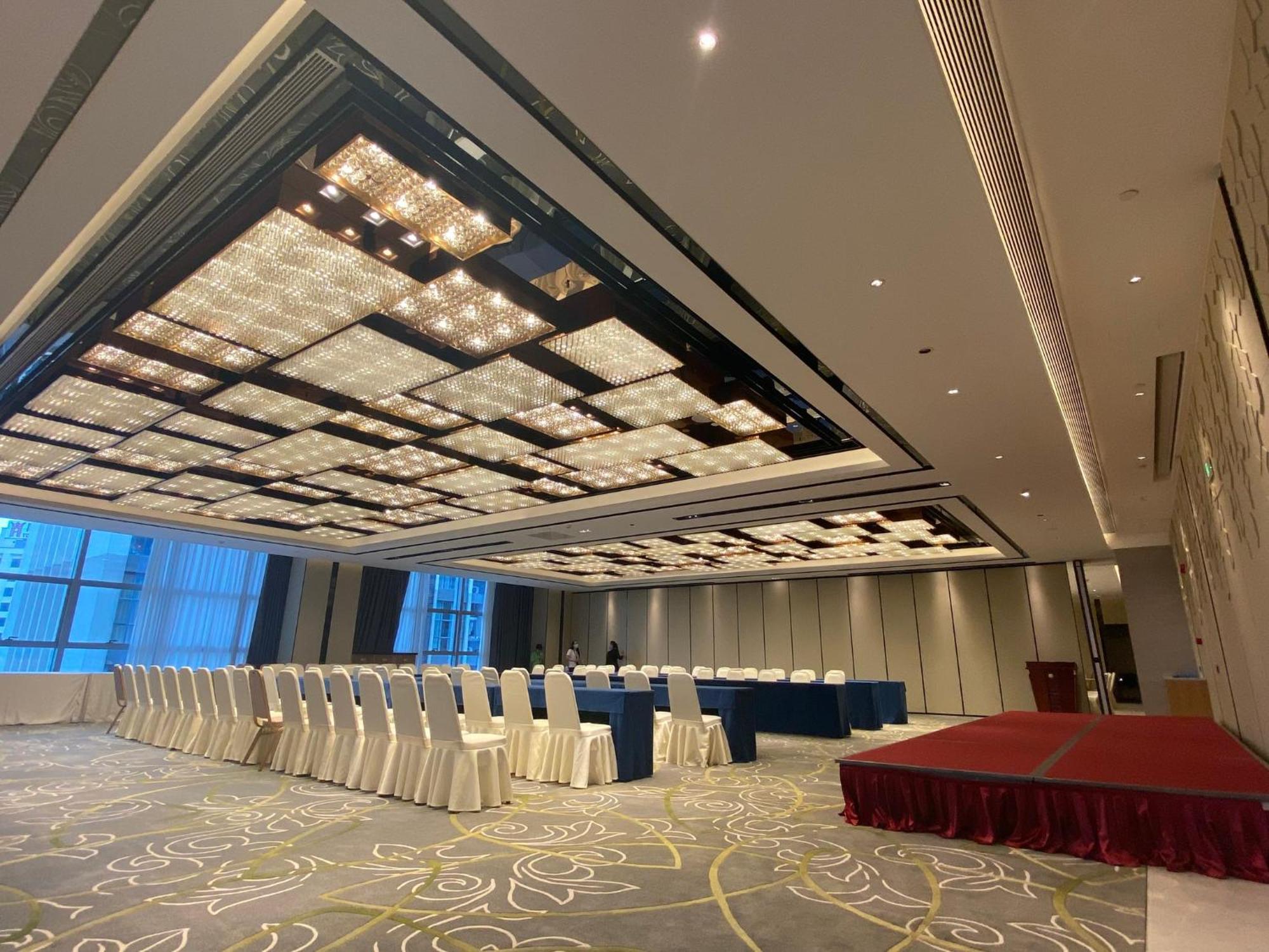 Holiday Inn Guangzhou South Lake Hotel - Ideal For Business & Leisure Extérieur photo