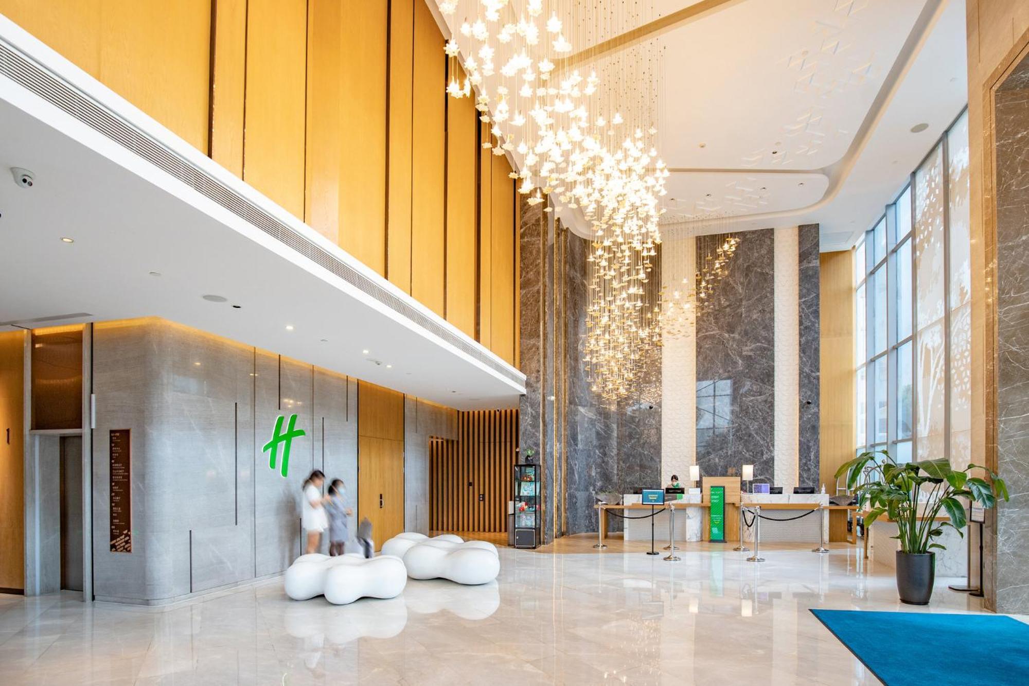 Holiday Inn Guangzhou South Lake Hotel - Ideal For Business & Leisure Extérieur photo