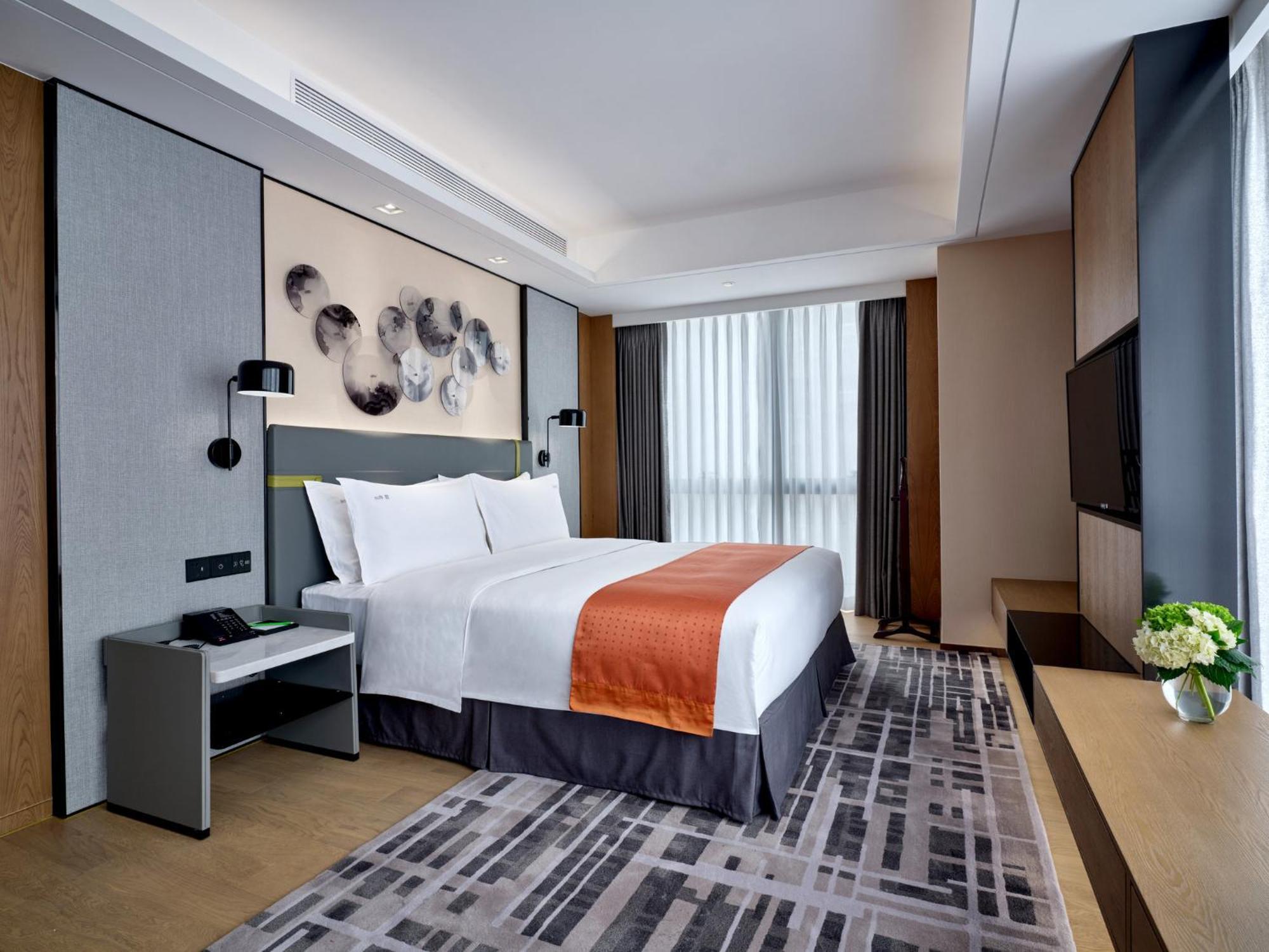 Holiday Inn Guangzhou South Lake Hotel - Ideal For Business & Leisure Extérieur photo