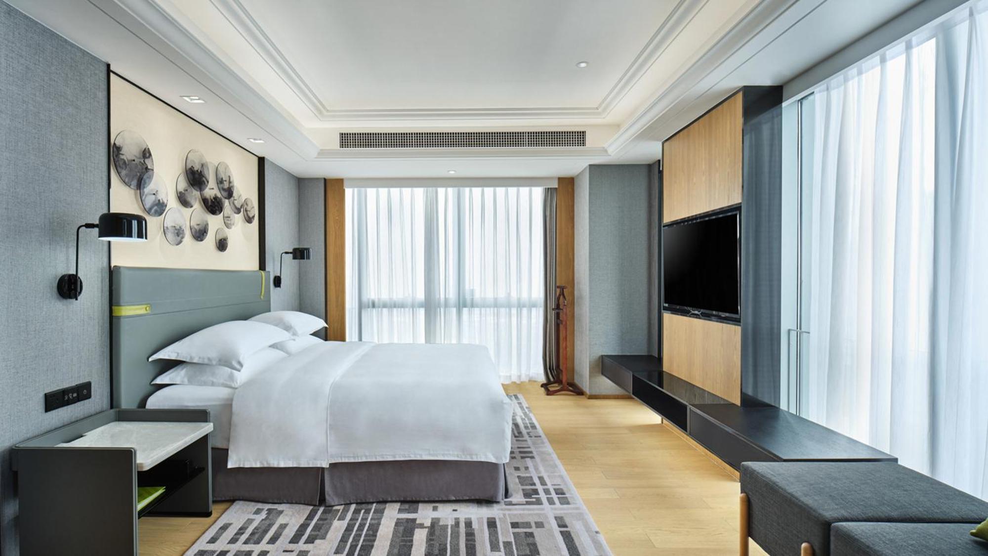 Holiday Inn Guangzhou South Lake Hotel - Ideal For Business & Leisure Extérieur photo